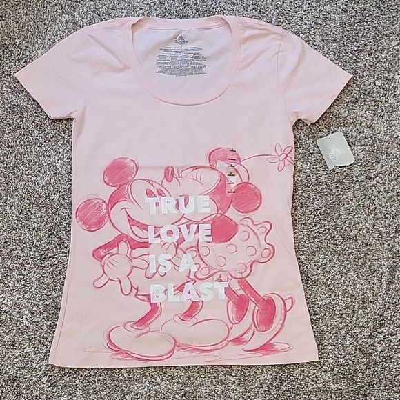 Disney Tops - NWT Minnie Mouse ladies tee